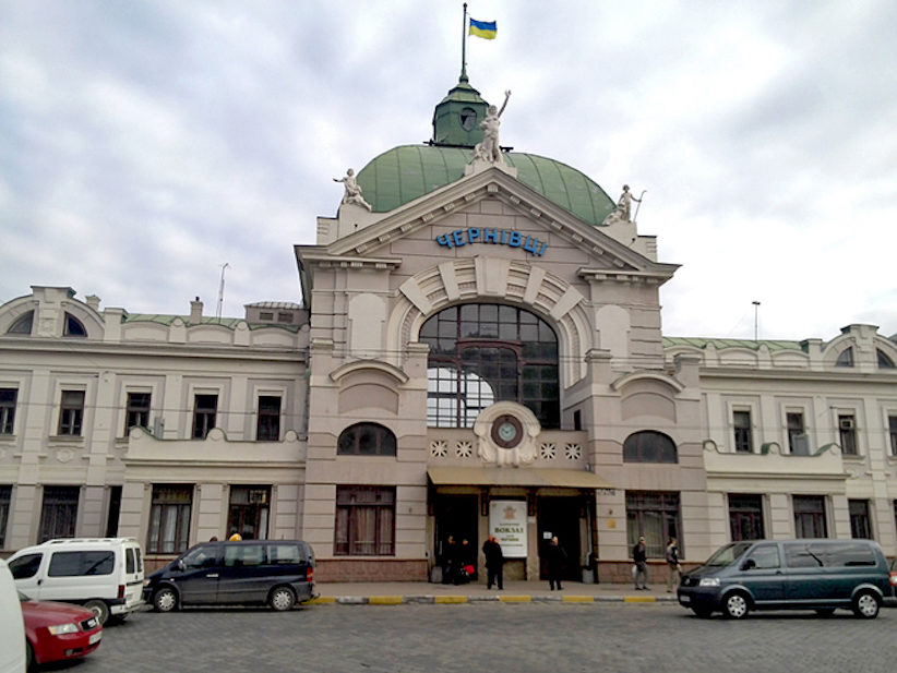 Депутати Чернівецької міськради підтримали заборону ЛГБТ-заходів у місті