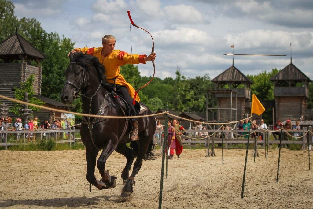 У “Парку Київська Русь” відбудуться змагання з верхової стрільби з лука