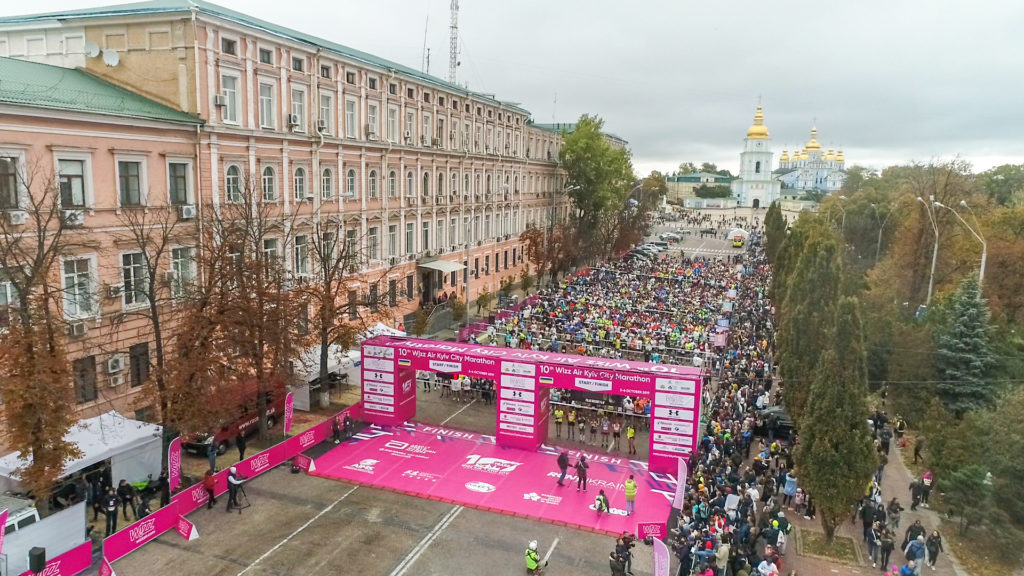 17 000 бігунів та чотири рекорди України: у Києві відбувся Wizz Air Kyiv City Marathon