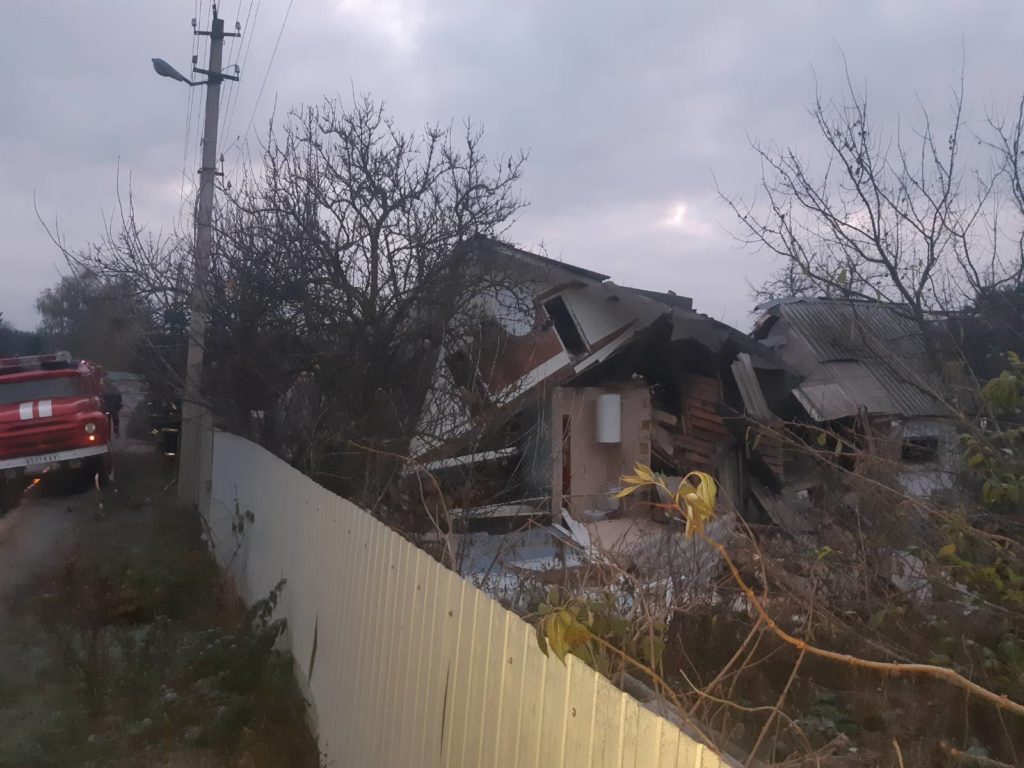 На Київщині в приватному будинку стався вибух газу: є постраждалий