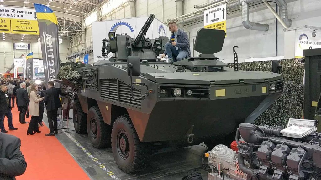 Підвищена безпека та стандарти НАТО: у Києві презентували БТР “Отаман-3”