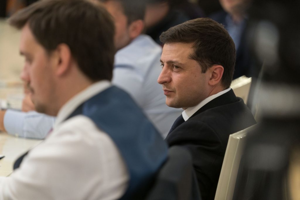 Аграрии на встрече с Зеленским высказались за первоочередную продажу земли украинцам