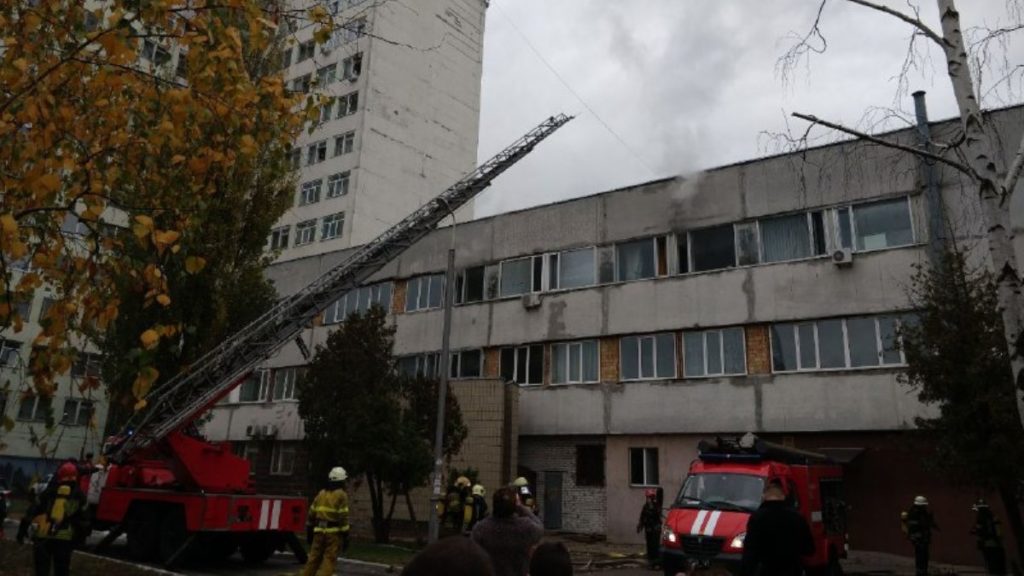 В Киеве из-за пожара в больнице эвакуировали 45 человек
