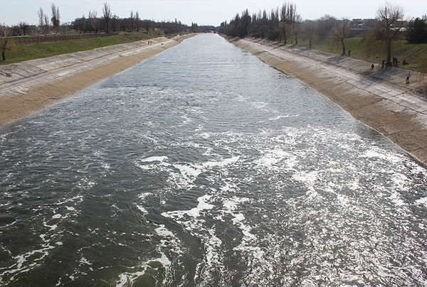 Готові приймати воду з Дніпра: в окупованому Криму зробили гучну заяву про водопостачання з України