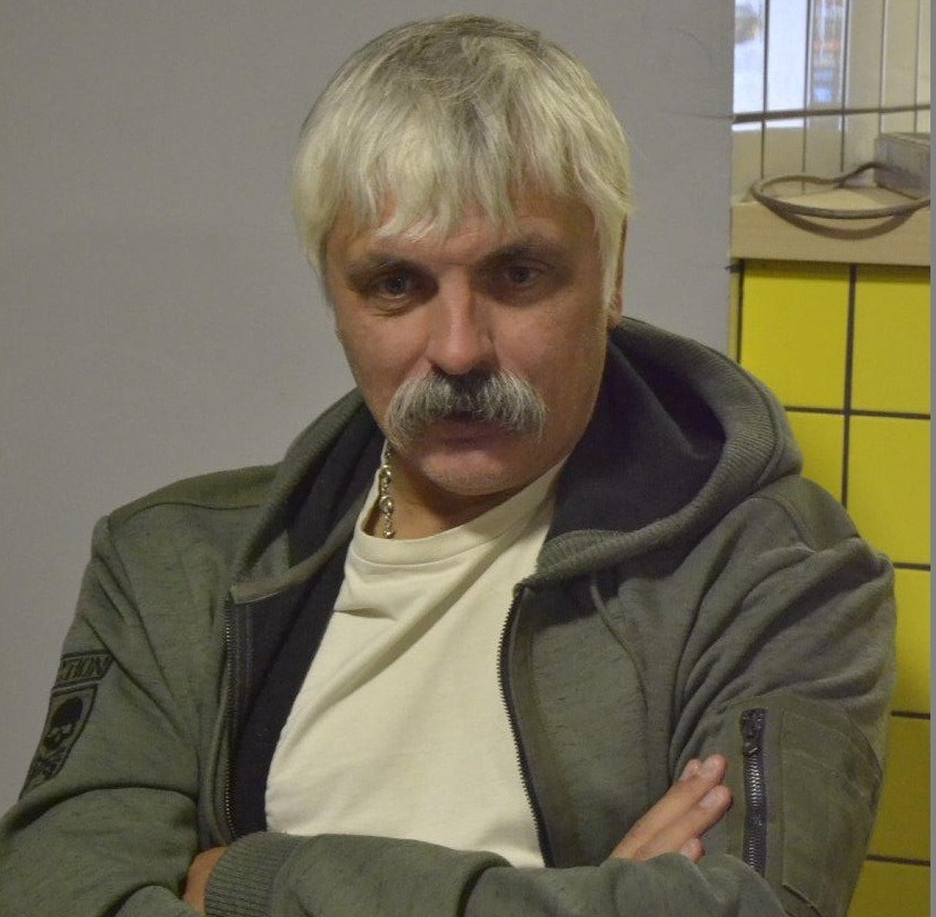 Хотілось би зняти бойовик – Корчинський про політику, війну, поезію та жінок