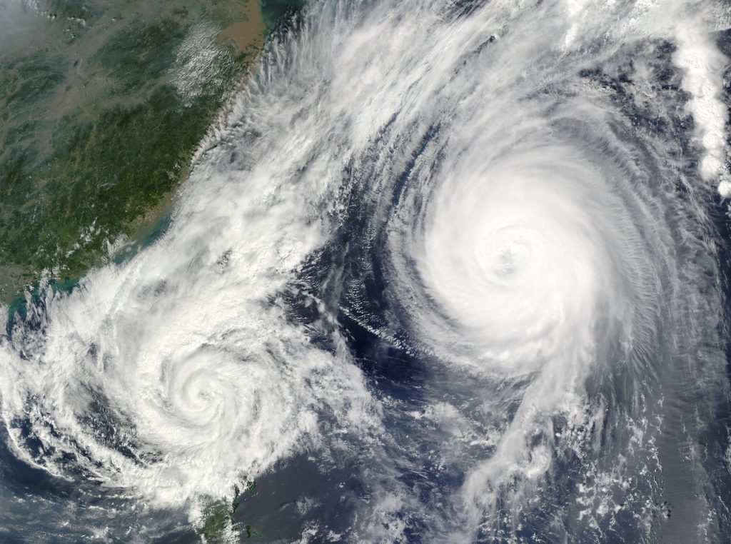 Alaska covered by powerful typhoon Halong: dozens of houses flooded, there are dead and missing people