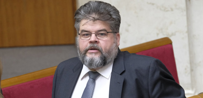 “Слуга народу” Яременко пояснив, чому “знімав” повію прямо у залі Верховної Ради