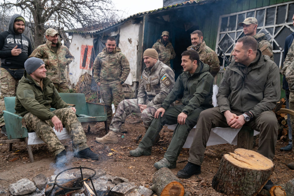 Президент до війни не мав жодного відношення, а він сміє хамити ветеранам – Звіробій