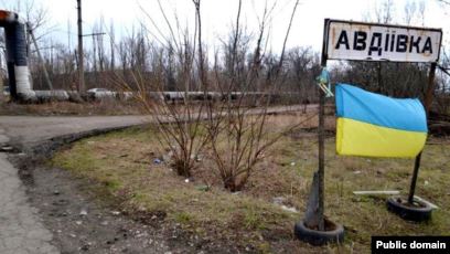 Російські окупанти обстріляли околиці Авдіївки: згорів будинок