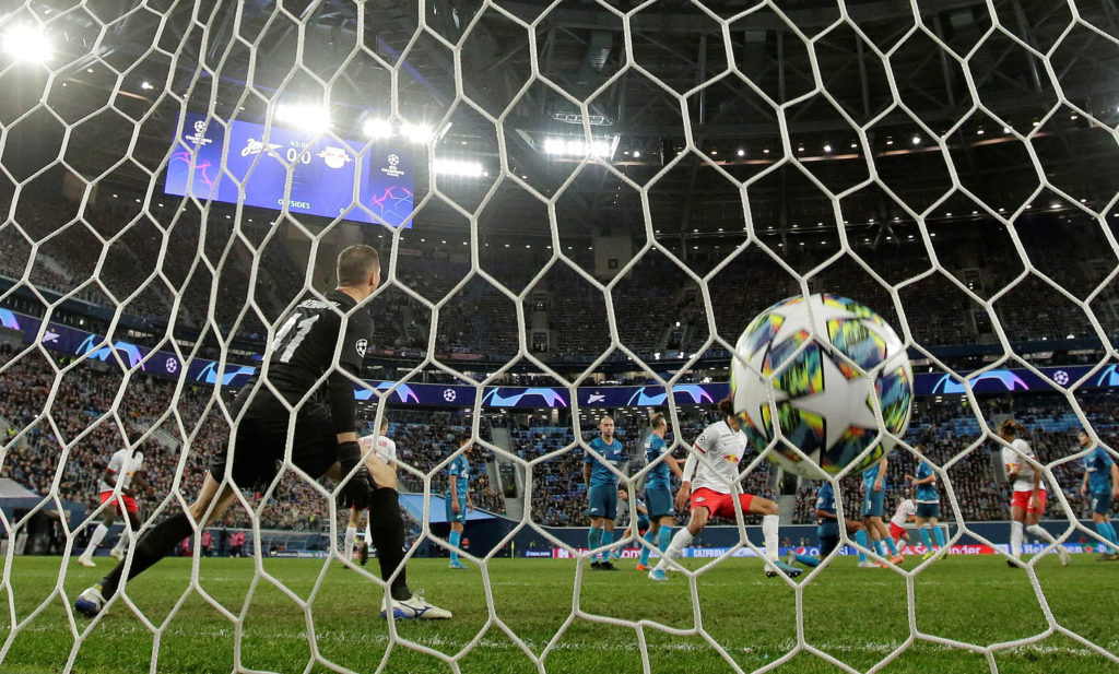 Сборную России по футболу могут отстранить от Евро-2020 и ЧМ-2022 — СМИ