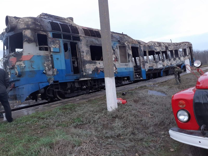 На Миколаївщині загорівся пасажирський потяг