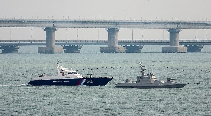 Передані Росією українські кораблі прямують до Очакова: схема маршруту і відео