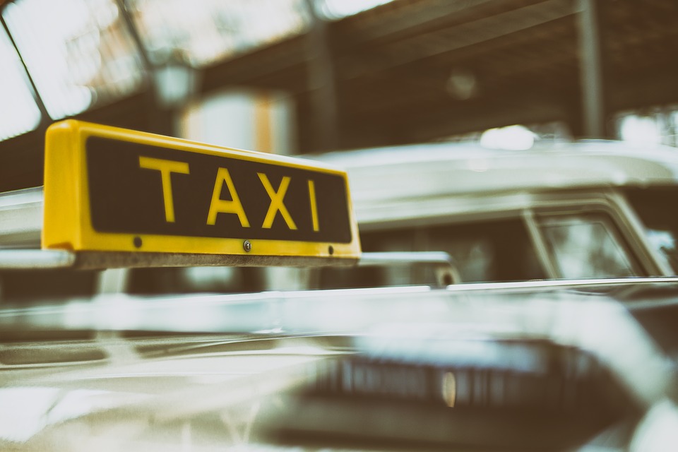 Taxi Drivers to Be Fined for Refusing to Speak Ukrainian: How Much Will They Pay