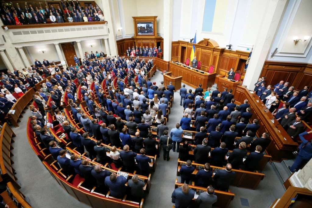 Хоч би нас не продали: соцмережі коментують закон про землю
