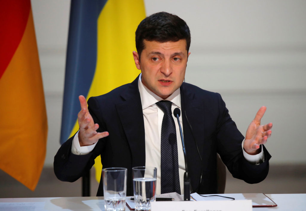 «Опрос Зеленского»: в Офисе президента назвали все пять вопросов