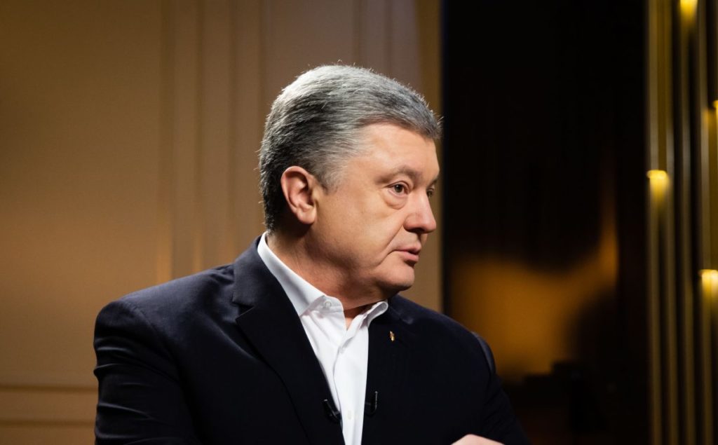 Газовий контракт на умовах Кремля руйнує напрацьовані виграшні для України позиції – Порошенко