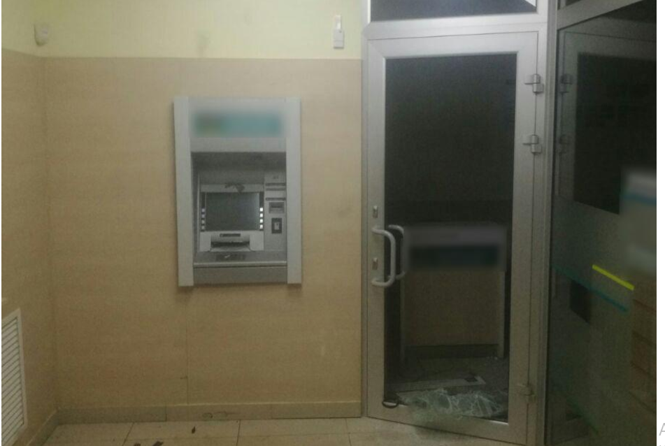 У Харкові невідомі підірвали та пограбували банкомат