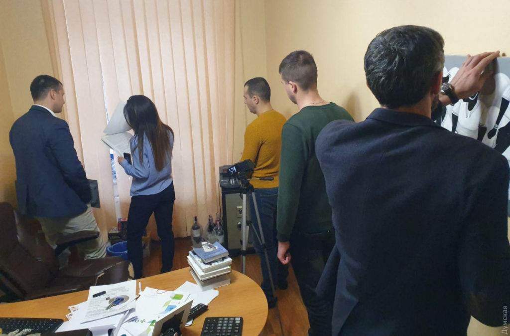НАБУ проводить обшуки на одеському телеканалі “Думская TV”