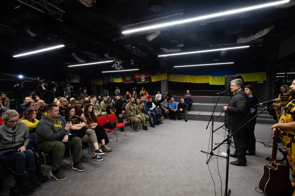 Порошенко вніс 19 мільйонів гривень для звільнення з СІЗО кіборга Дмитра Марченка