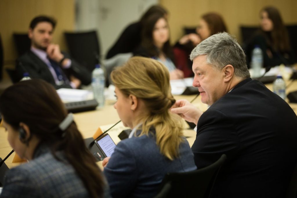 Порошенко у штаб-квартирі НАТО закликав надати Україні зброю