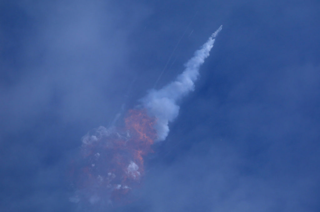 SpaceX успешно провела испытания системы спасения Crew Dragon: яркое видео