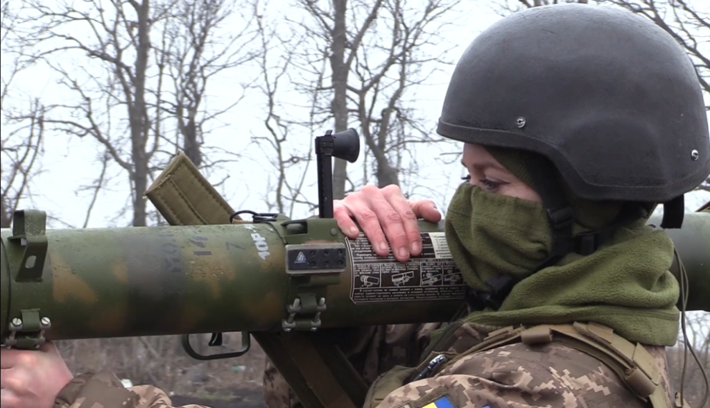 В районе проведения ООС прошли учения украинских огнеметчиков: видео