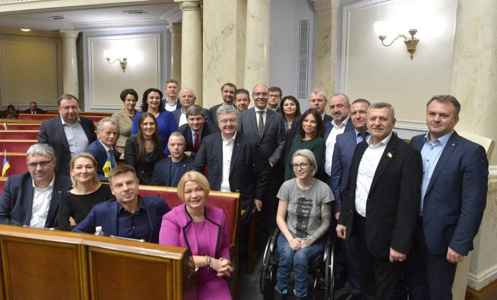 “Європейська Солідарність” у лідерах за відвідуванням засідань парламенту – КВУ
