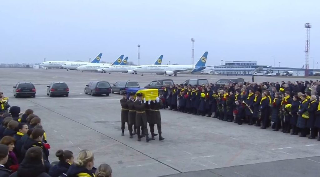 В Украину доставили тела погибших в авиакатастрофе МАУ в Иране