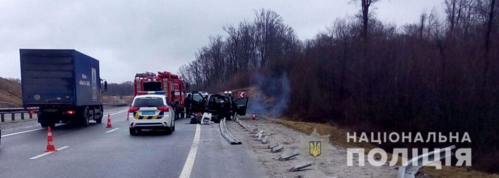 На Львівщині від удару у відбійник помер пасажир легкового авто: подробиці
