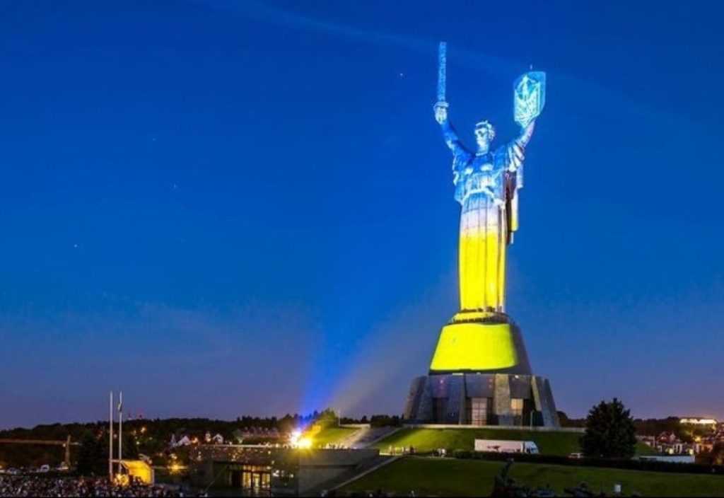 Інститут нацпам’яті готовий демонтувати герб СРСР із “Батьківщини-матері”