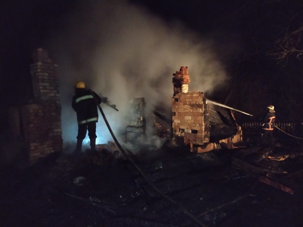На Волині згорів дерев’яний будинок: загинуло двоє дітей
