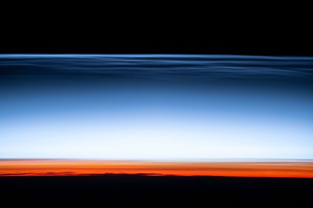 На краю космоса: NASA показало фото самых высоких облаков на планете