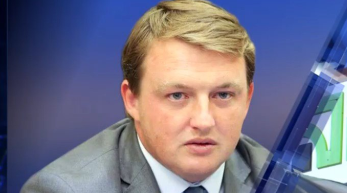 Голова правління ПриватБанку перебуває під шаленим тиском Коломойського – Фурса