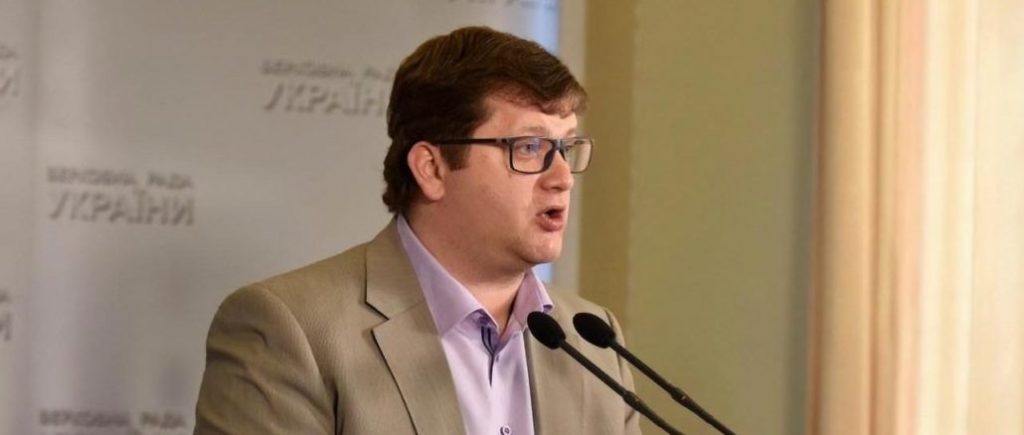 На Хмельниччині у шиномонтажі ремонтують обладнання для хворих на пневмонію, куплене на кошти пацієнтів – Ар’єв