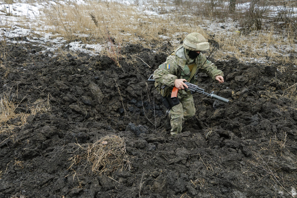 Масована атака бойовиків на Донбасі: Міноборони оприлюднило відео наслідків