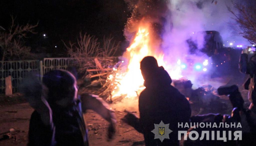 Сутички у Нових Санжарах: п’ятеро поліцейських у лікарні, майже всіх затриманих відпустили