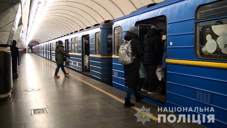 У київському метро жінка намагалася викрасти п’ятирічну дитину
