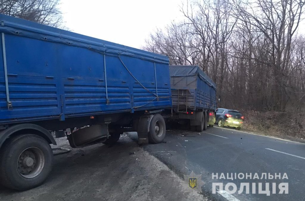 На Харківщині внаслідок смертельної ДТП загинуло четверо людей: фото