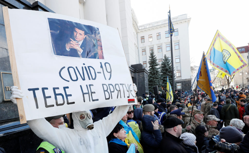У Києві відбувся Марш патріотів до Дня добровольця: яскраві фото