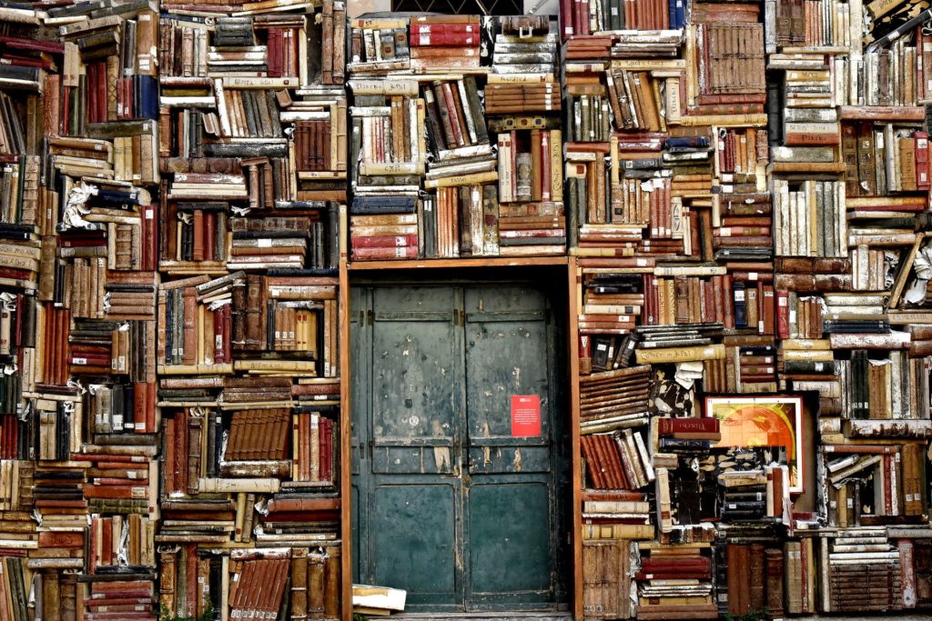 В Киеве закрывают книжный рынок «Петровка»: предприниматели снова бастуют