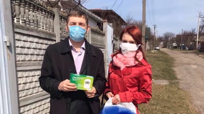 Депутат райради від “Європейської Солідарності” в Чернігові надає допомогу людям з групи ризику