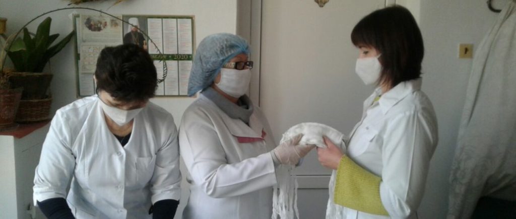 В Тернопольской области волонтеры «Европейской Солидарности» пошили маски для медиков