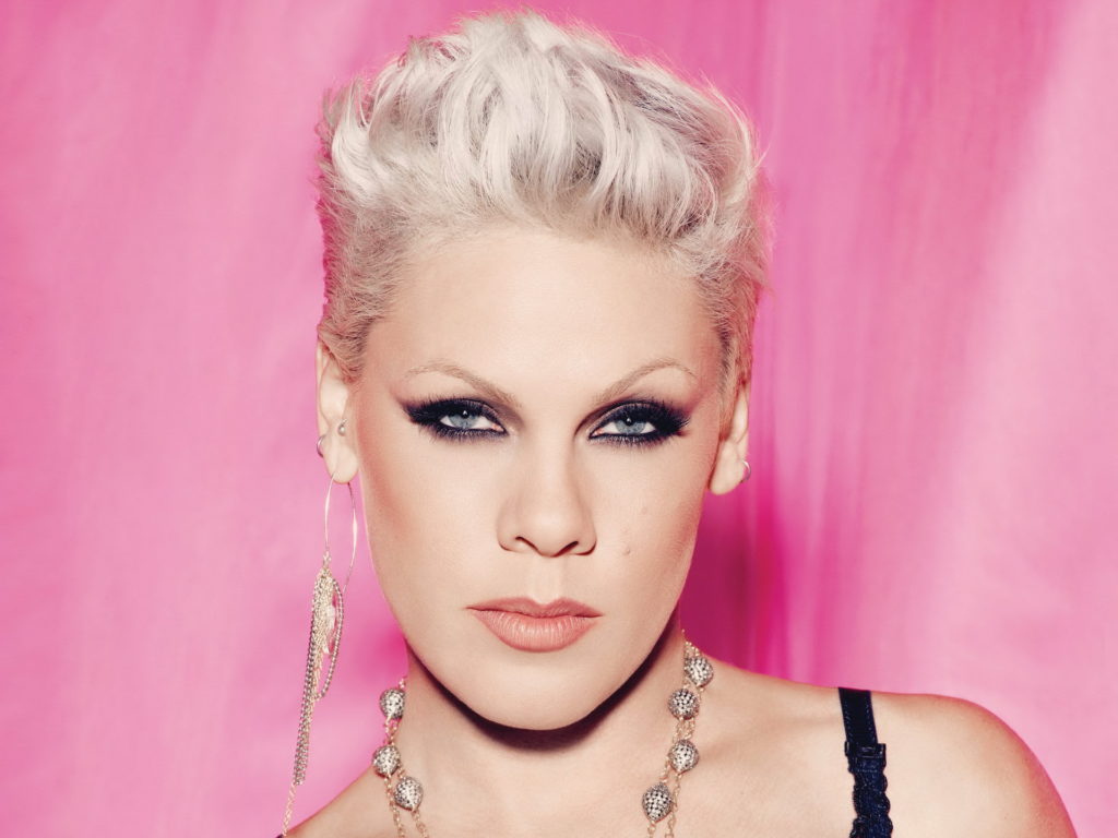 Певица Pink вылечилась от коронавируса