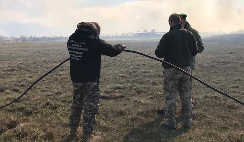 На кордоні з Молдовою виявили трубопровід для контрабанди спирту: відео