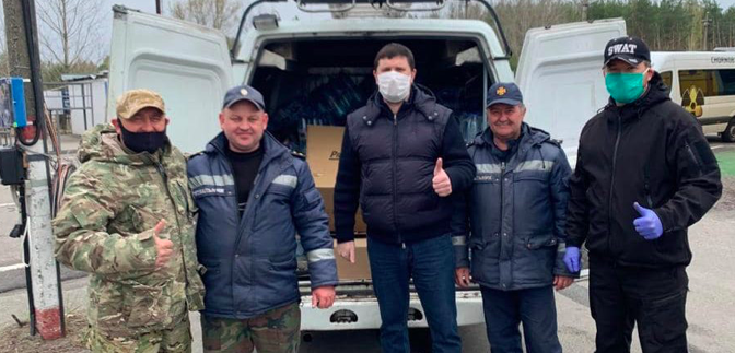 Активісти “Європейської Солідарності” Київщини передали продуктові набори рятувальникам і мешканцям сіл Чорнобильської зони