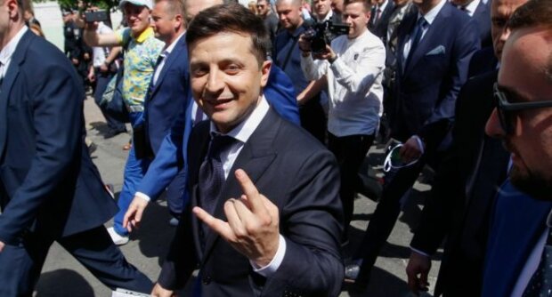 Правила не для всіх — Офіс президента викрили у дрібному порушенні законодавства: показове фото