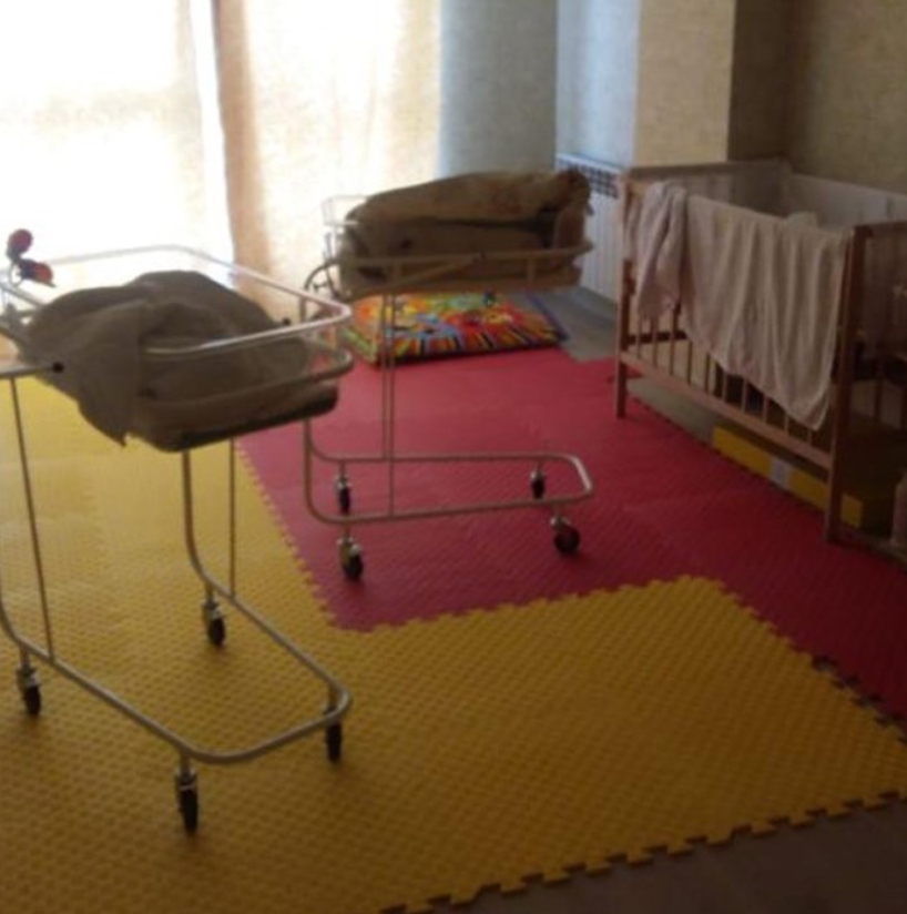 У Києві новонароджених переправляли за кордон під прикриттям сурогатного материнства