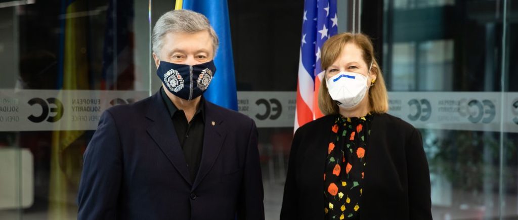 Вибіркове правосуддя і тиск на незалежні телеканали: про що говорили на зустрічі п‘ятий Президент Петро Порошенко і очільниця Місії США в Україні Крістіна Квін