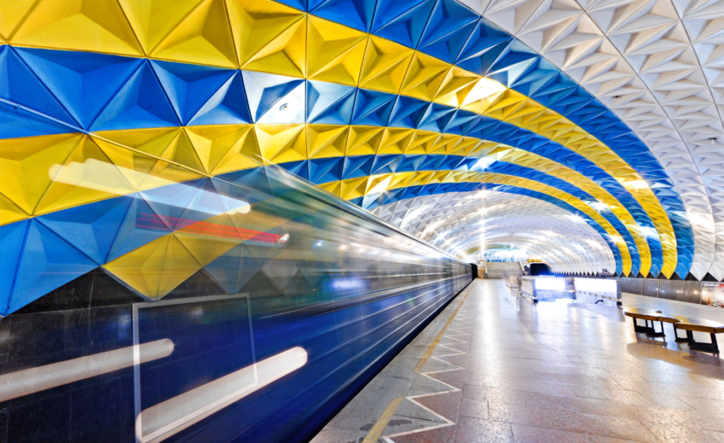 COVID-криза в Україні: у Харкові змінюють розклад роботи метро