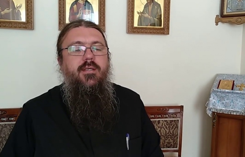 В Чернівцях хворий на коронавірус архімандрит УПЦ МП “помстився” місцевим журналістам: подробиці